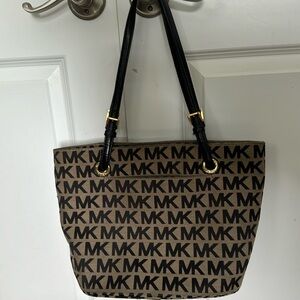 EUC Authentic Michael Kors Bag